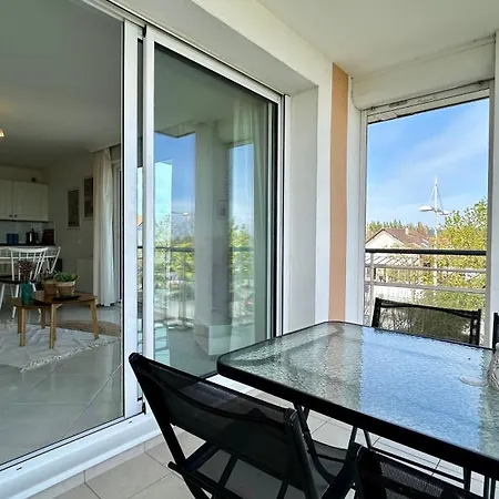 Pointe De Sel, Face Au Port Du Crotoy *